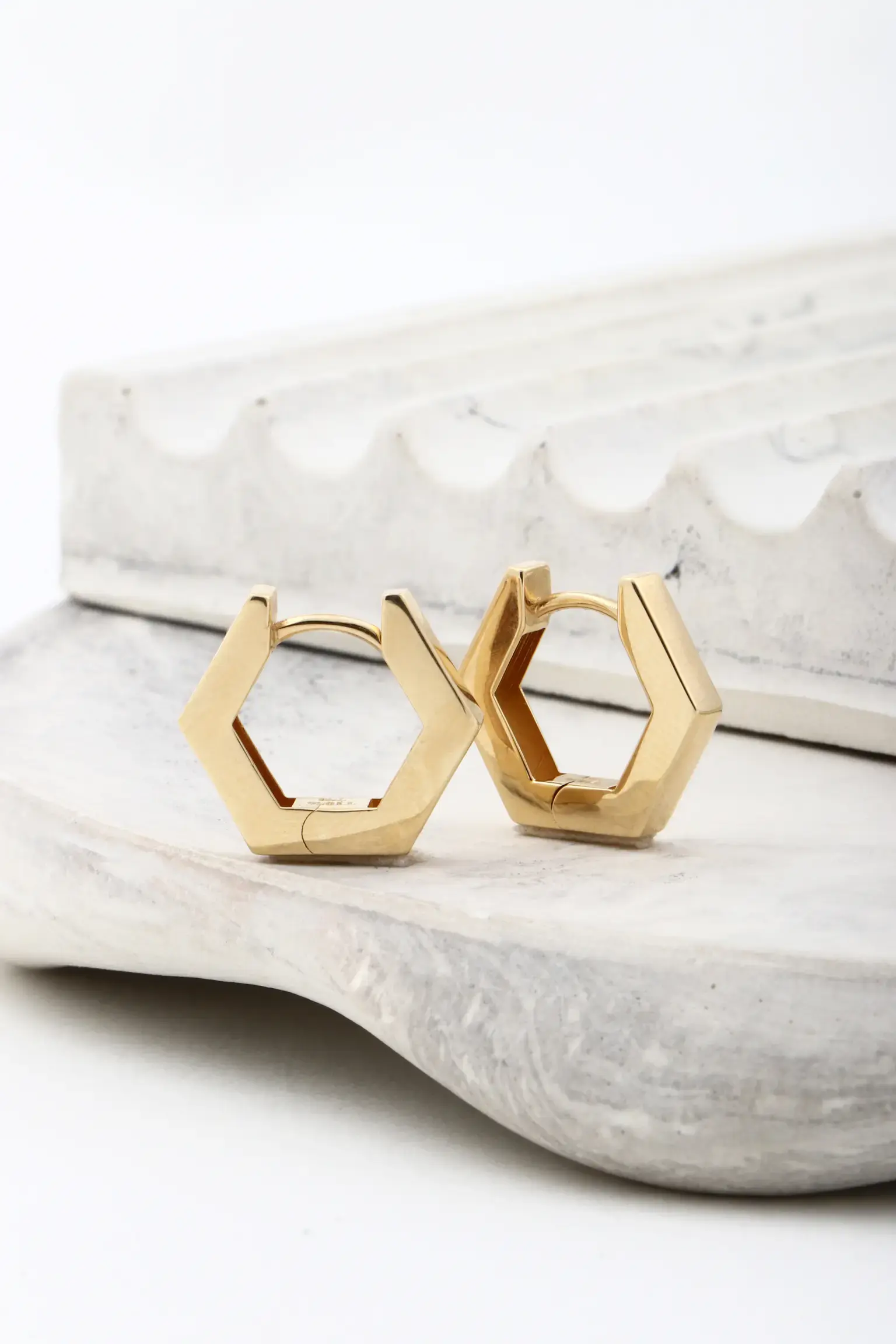 گوشواره شش ضلعی