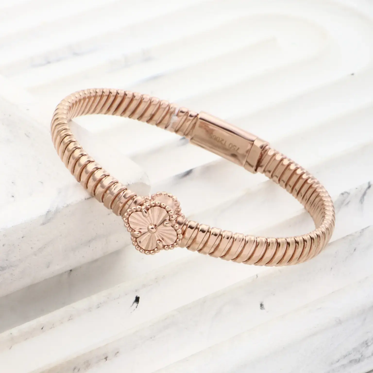 دستبند اسپیرال ونکلیف رز