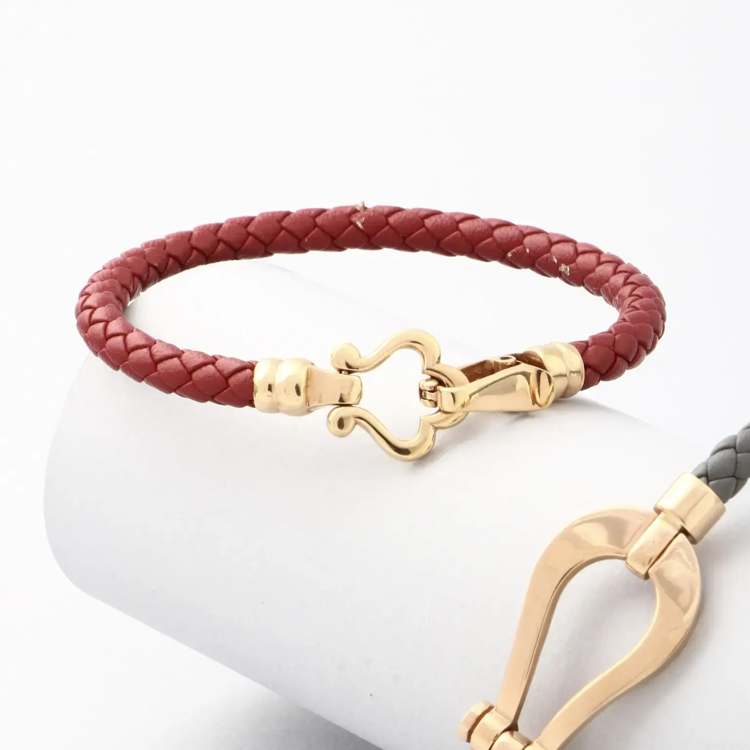 دستبند چرمی مارک