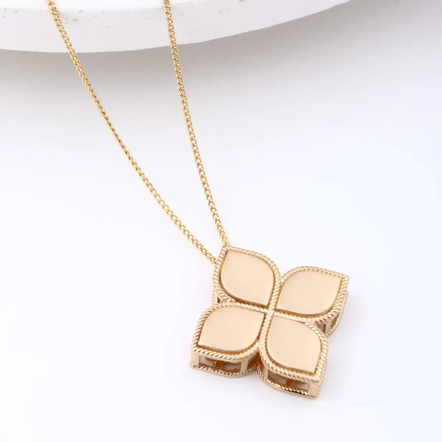 گردنبند روبرتو کویین مات